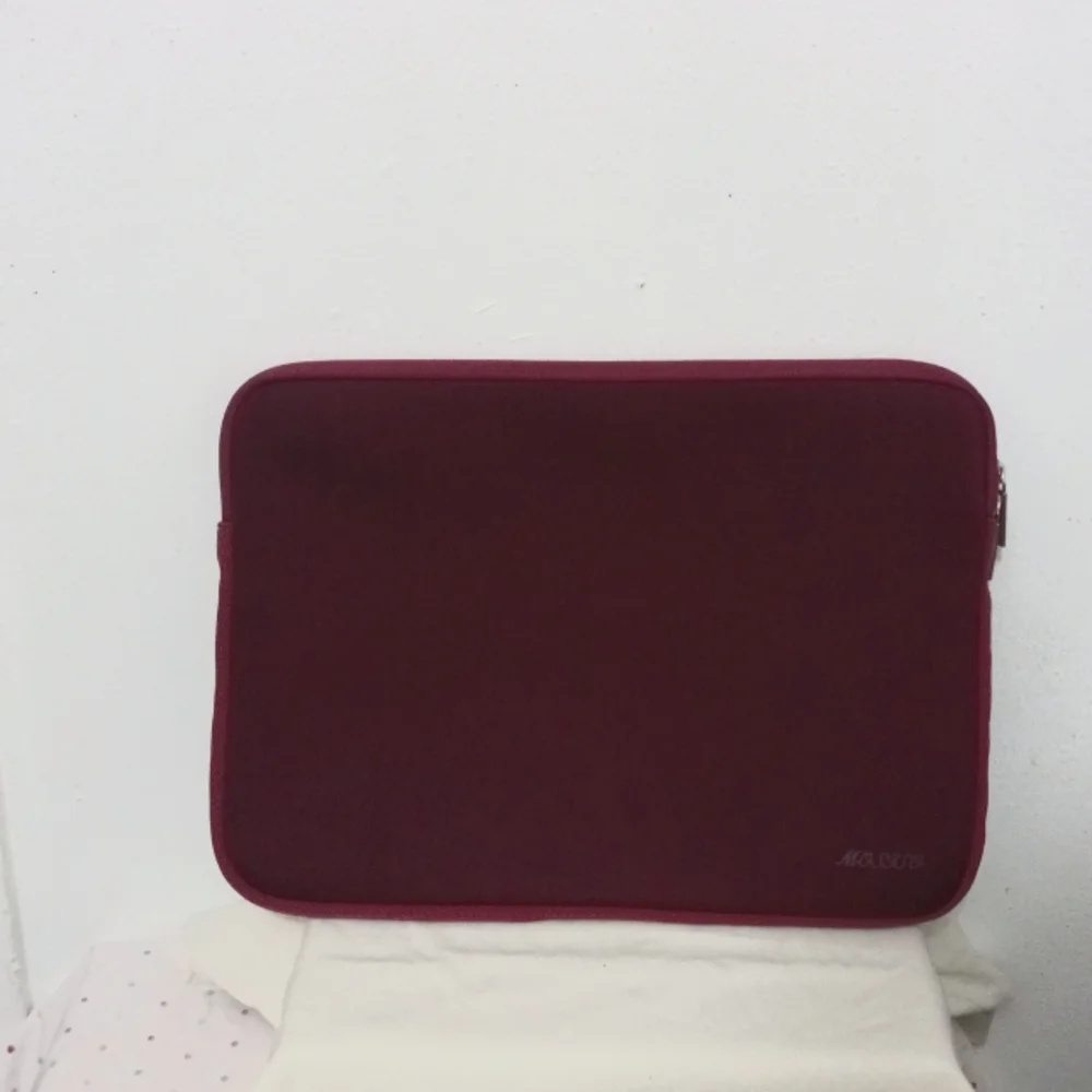 BURGUNDY NE0PRENE LAB SLEEVE.